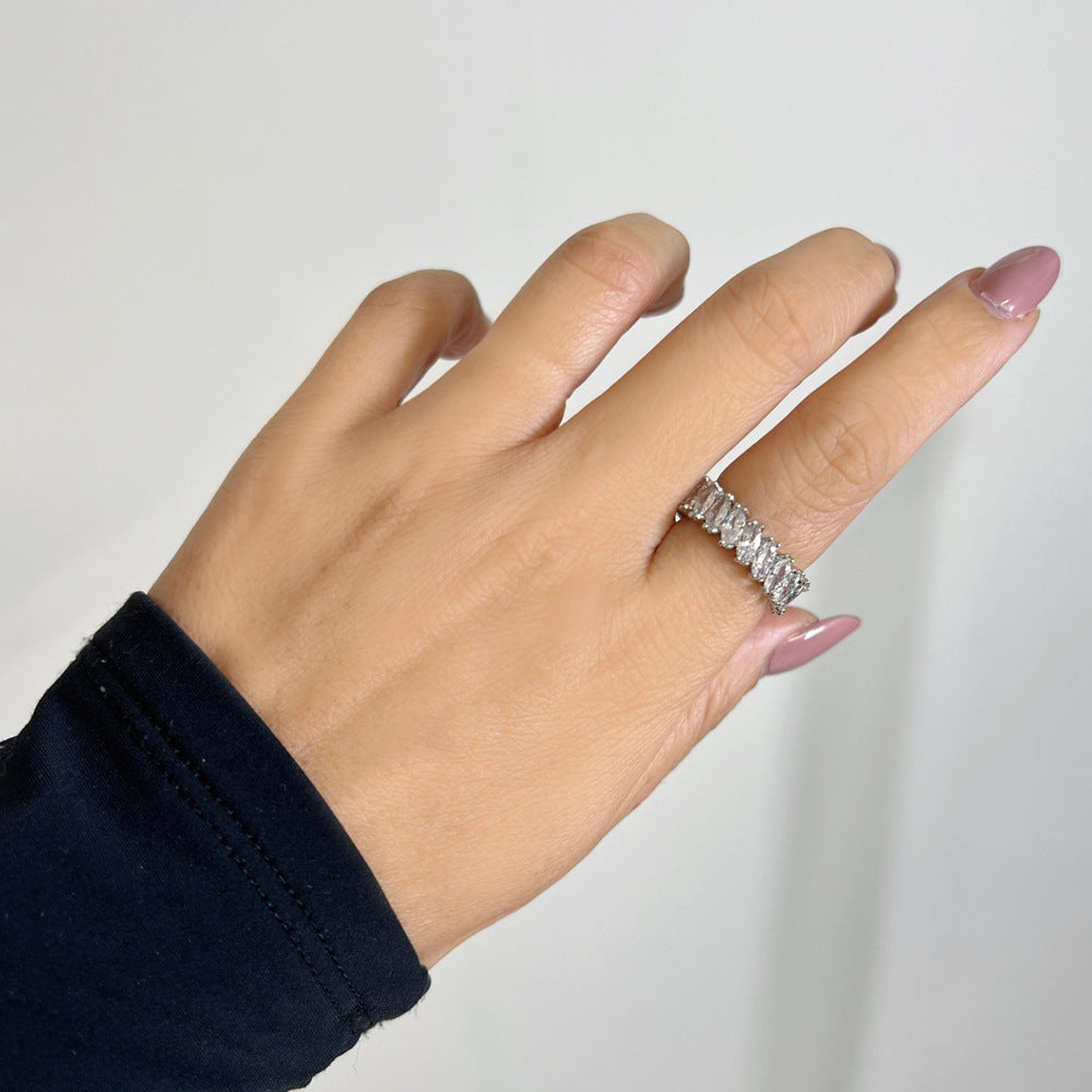 ΑΤΣΑΛΙΝΟ ΔΑΧΤΥΛΙΔΙ BESCR0156